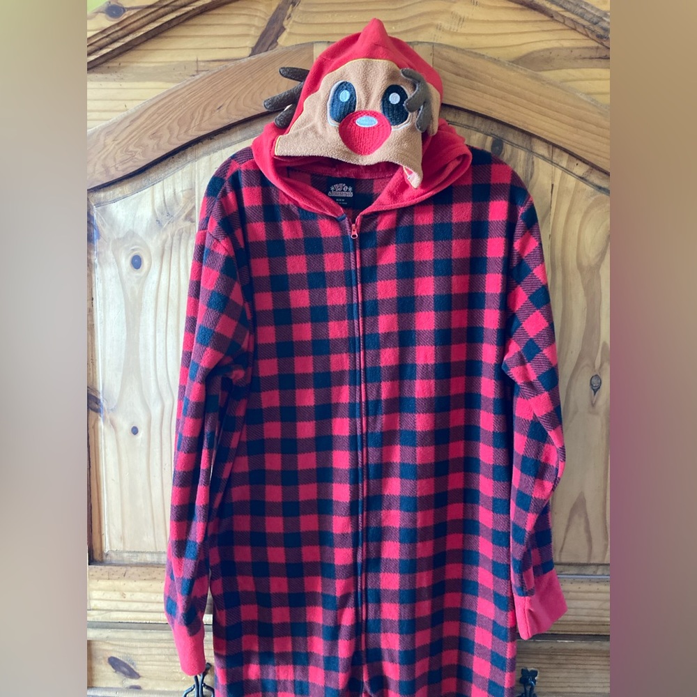 PJ’s & Presents red black reindeer one piece hooded pajamas size M
